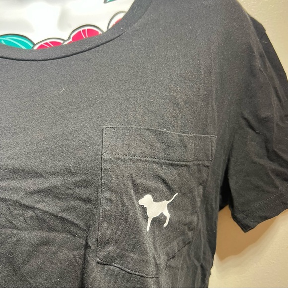 Pink Victorias Secret Black Crop T Shirt with Tropical Dog - Picture 3 of 4